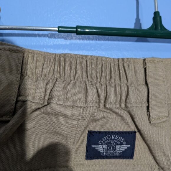 Dockers Tan 44-32 w/ Elastic Waist - Picture 3 of 3